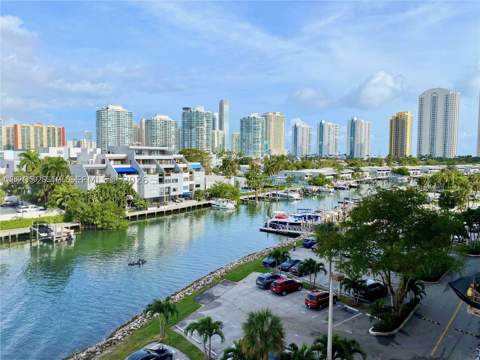 400 Kings Point Dr 309, Sunny Isles Beach FL - photo 12 of 34