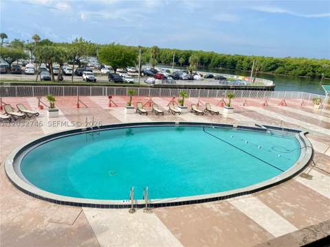 400 Kings Point Dr 309, Sunny Isles Beach FL - photo 23 of 34