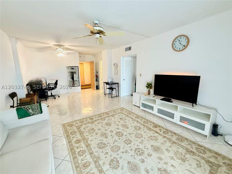 1 bedroom Condominium at 400 Kings Point Dr 309, Coastal Towers Condo, Sunny Isles Beach — photo 4