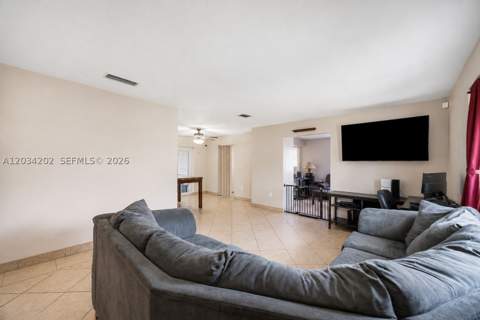 8771 SW 200th Ter, Cutler Bay FL - photo 14 of 21
