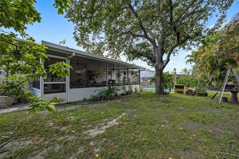 4 bedroom SingleFamilyResidence at 8771 SW 200th Ter, Cutler Ridge Pines, Cutler Bay — photo 5