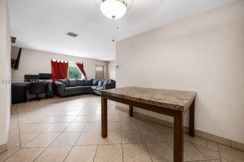 8771 SW 200th Ter, Cutler Bay FL - photo 9 of 21