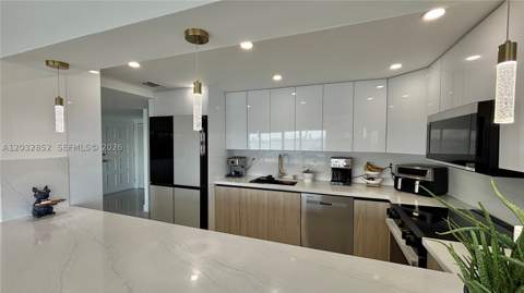 11111 NE Biscayne Blvd 16A, Miami FL - photo 11 of 56