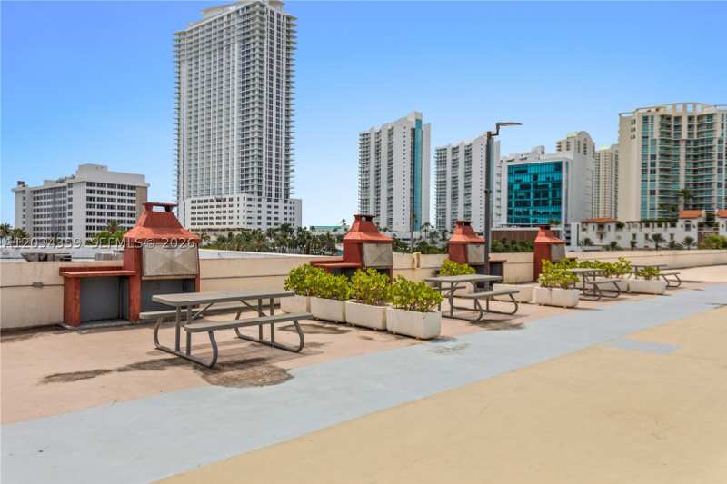 2 bedroom Condominium at 17021 N Bay Rd 429, Plaza Of Americas Condo P, Sunny Isles Beach — photo 1