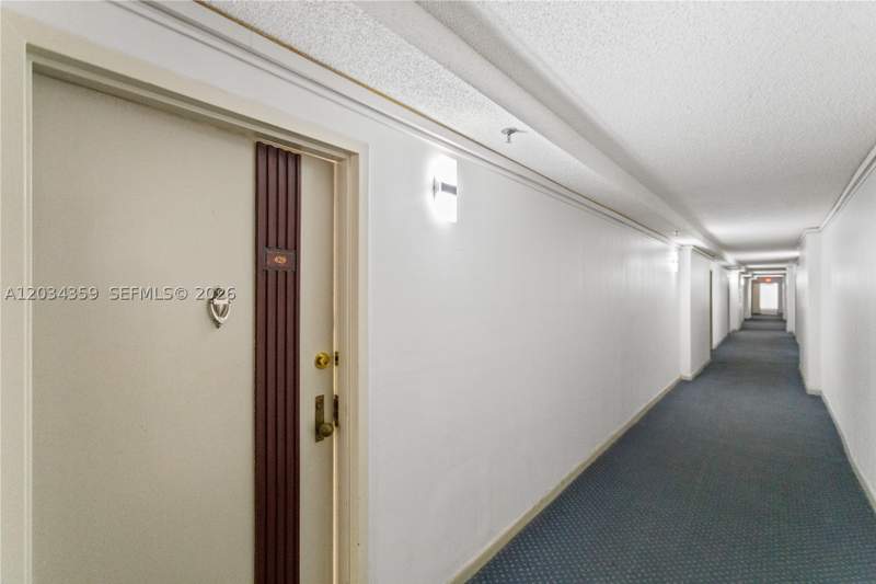 2 bedroom Condominium at 17021 N Bay Rd 429, Plaza Of Americas Condo P, Sunny Isles Beach — photo 4