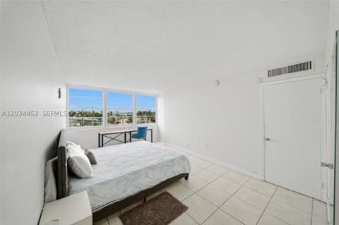 2016 Bay Dr 504, Miami Beach FL - photo 21 of 39