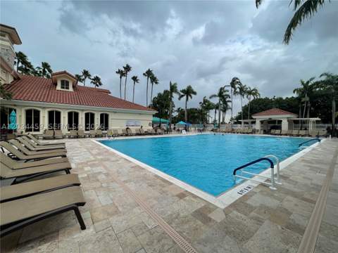 5733 NW 100th Ct, Doral FL - photo 7 of 68