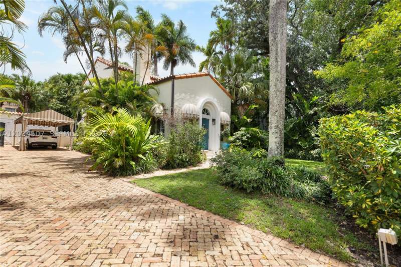 3 bedroom SingleFamilyResidence at 1511 SW 13th St, Waterbury, Miami — photo 3