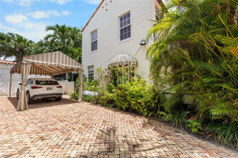 3 bedroom SingleFamilyResidence at 1511 SW 13th St, Waterbury, Miami — photo 5
