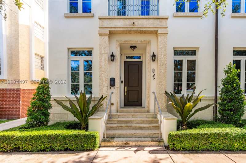 3 bedroom Townhouse at 533 Anastasia Ave 533, Anastasia Coral Gables Co, Coral Gables — photo 1