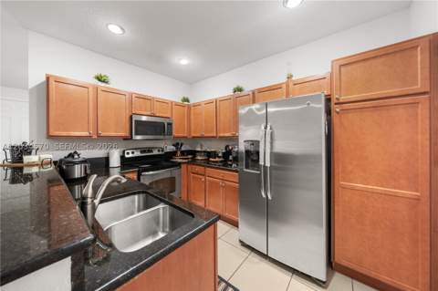 16958 SW 92nd St 16958, Miami FL - photo 10 of 40