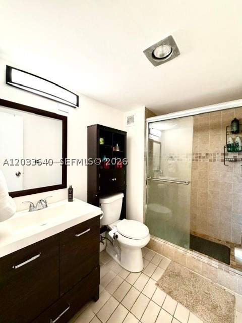 2450 NE 135th St 704, North Miami FL - photo 17 of 19