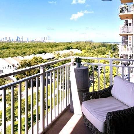 2450 NE 135th St 704, North Miami FL - photo 7 of 19