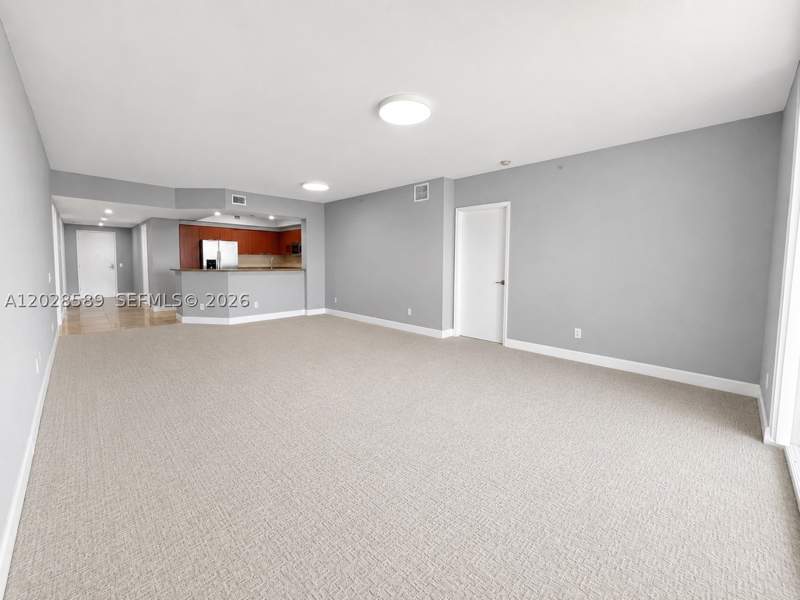3 bedroom Condominium at 14951 Royal Oaks Ln 2002, The Oaks I Condo, North Miami — photo 4
