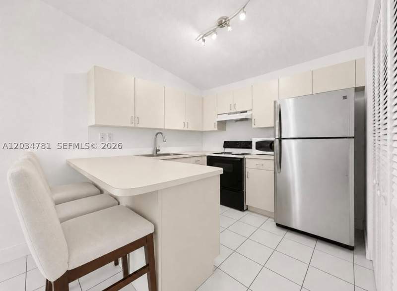 3 bedroom Condominium at 7611 SW 153rd Ct 204, Point Lake Condo Vii, Miami — photo 5