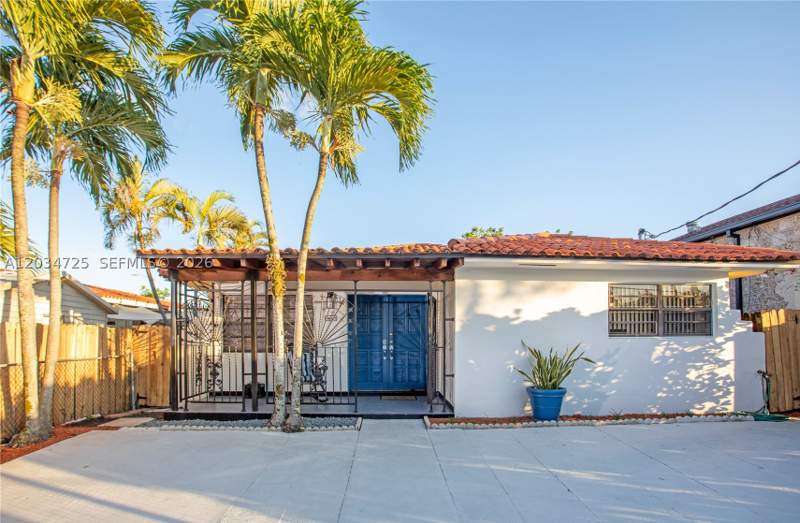 3 bedroom SingleFamilyResidence at 3610 SW 14th St, Englewood, Miami — photo 4