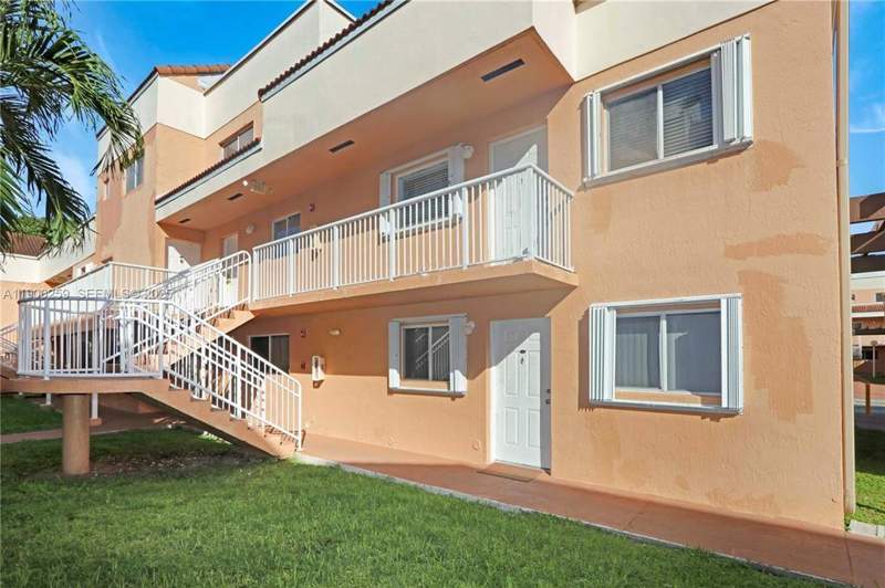 2 bedroom Condominium at 14901 SW 80th Street 205, The Seasons Villas & Thms, Miami — photo 2