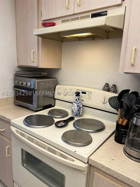 9710 Hammocks Blvd 204-31, Miami FL - photo 7 of 73