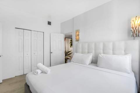 1342 Drexel Avenue 206, Miami Beach FL - photo 18 of 32