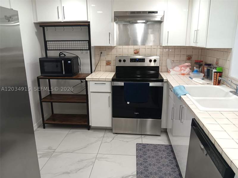 1 bedroom Condominium at 3551 NE 169th St 110-A, Eden Isles Condo Part 1, North Miami Beach — photo 2