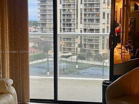 20281 E Country Club Dr 615, Aventura FL - photo 11 of 44