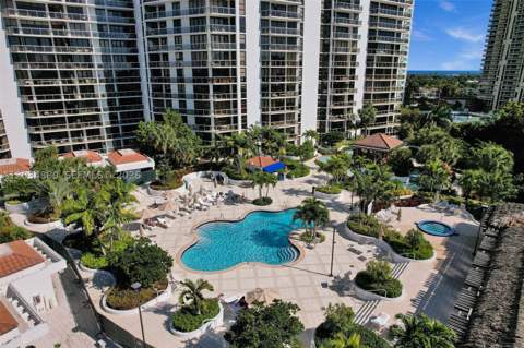 20281 E Country Club Dr 615, Aventura FL - photo 14 of 44