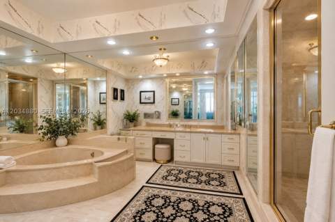 20281 E Country Club Dr 615, Aventura FL - photo 8 of 44