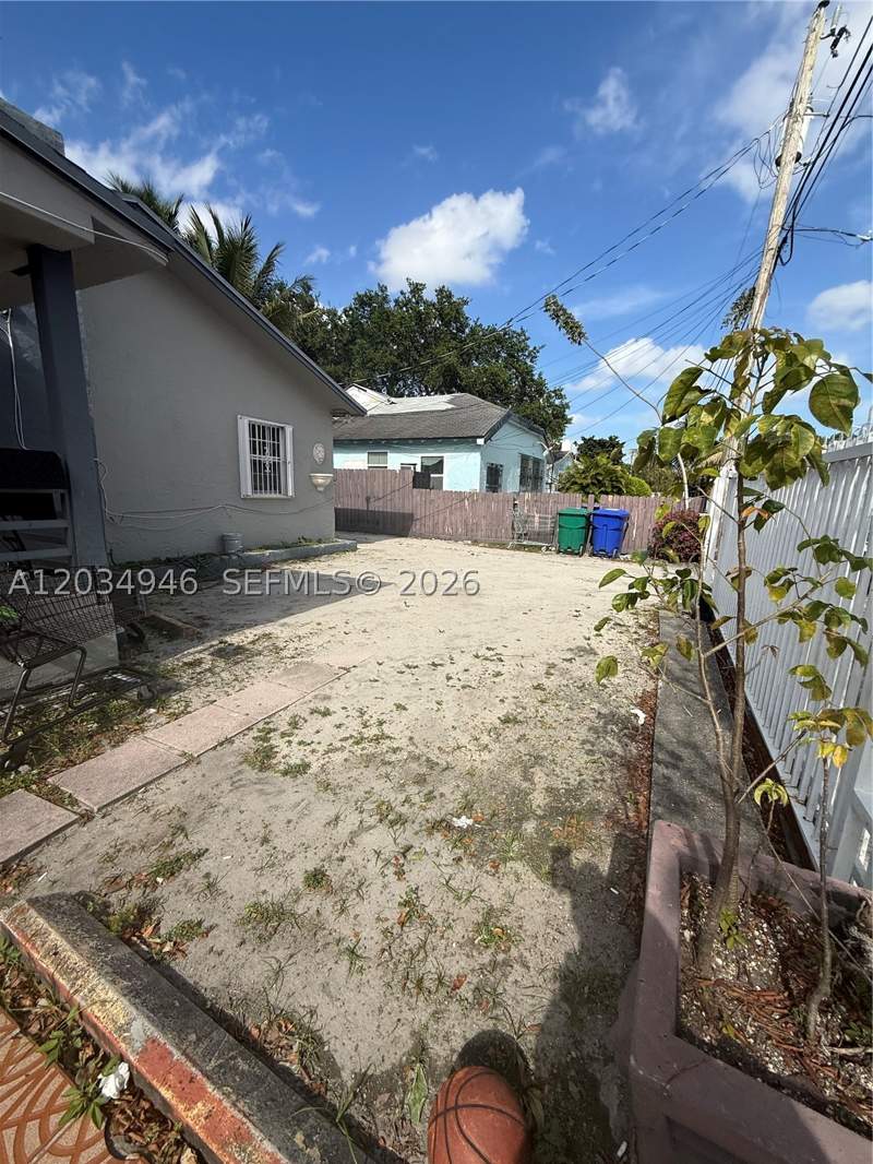 5 bedroom SingleFamilyResidence at 1143 NW 27th St, Bon Aire, Miami — photo 2