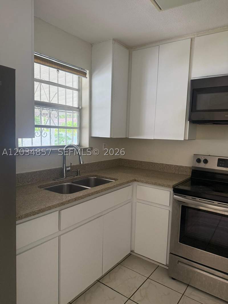 3 bedroom SingleFamilyResidence at 767 SW 5th Ter, Friedland Manor, Florida City — photo 2