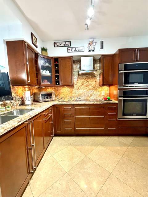 5700 Collins Ave 14M, Miami Beach FL - photo 18 of 25