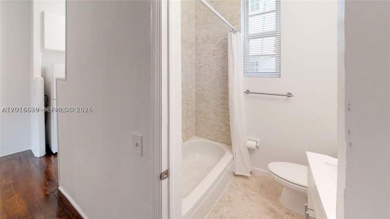 1 bedroom Condominium at 639 12 street 3, Delphine Condo, Miami Beach — photo 4