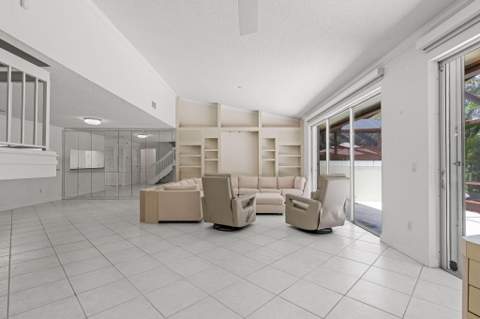 4825 NW 98th Place, Doral FL - photo 15 of 71