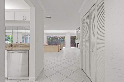 4825 NW 98th Place, Doral FL - photo 6 of 71