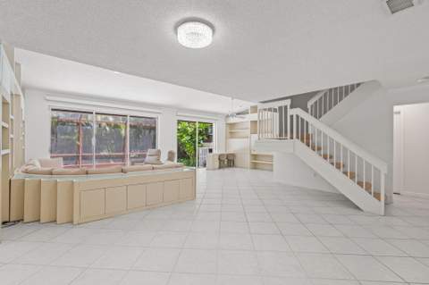 4825 NW 98th Place, Doral FL - photo 9 of 71