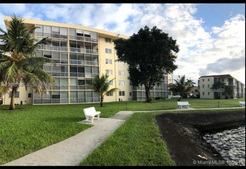 1 bedroom Condominium at 2999 Point East Dr C301, Point East One Condo-Bldg, Aventura — photo 1