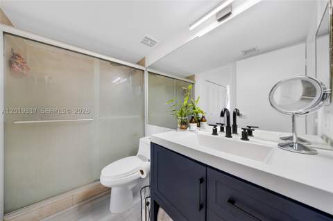 7601 E Treasure Dr 923, North Bay Village FL - photo 11 of 29