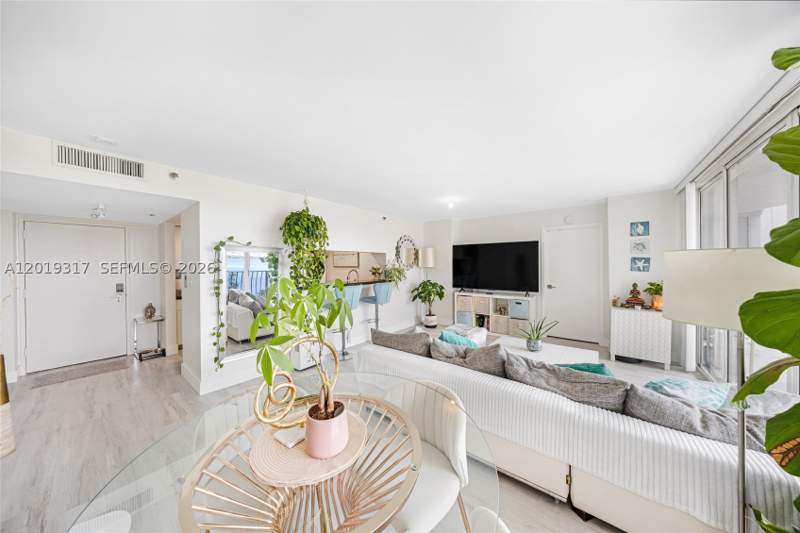 2 bedroom Condominium at 7601 E Treasure Dr 923, The Grandview Palace Cond, North Bay Village — photo 3