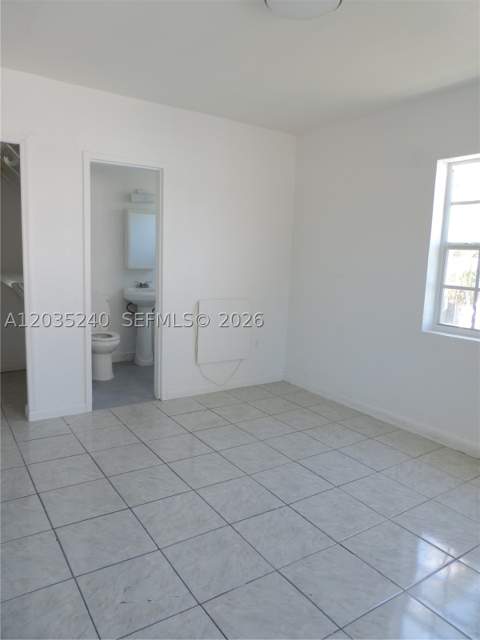 3615 Thomas Ave 11, Miami FL - photo 13 of 15