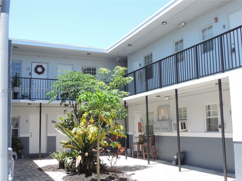 1 bedroom Condominium at 3615 Thomas Ave 11, Thomas Grove Condo, Miami — photo 2