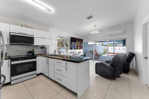 14200 SW 147th Ct, Miami FL - photo 10 of 43