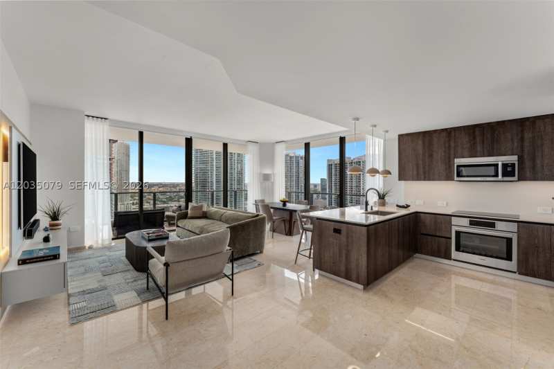 2 bedroom Condominium at 68 SE 6th St 2612, Reach Condo, Miami — photo 1