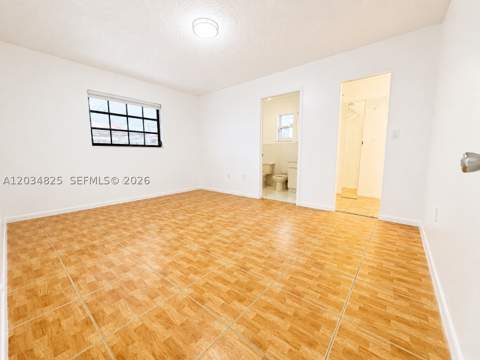2485 W 70th Pl, Hialeah FL - photo 11 of 18