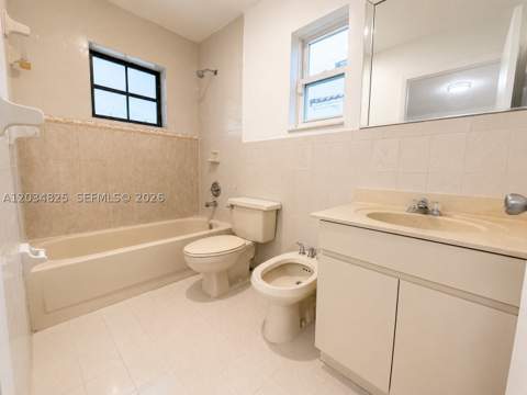 2485 W 70th Pl, Hialeah FL - photo 13 of 18