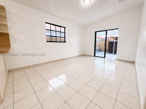 2485 W 70th Pl, Hialeah FL - photo 7 of 18