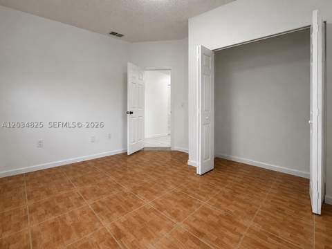 2485 W 70th Pl, Hialeah FL - photo 8 of 18