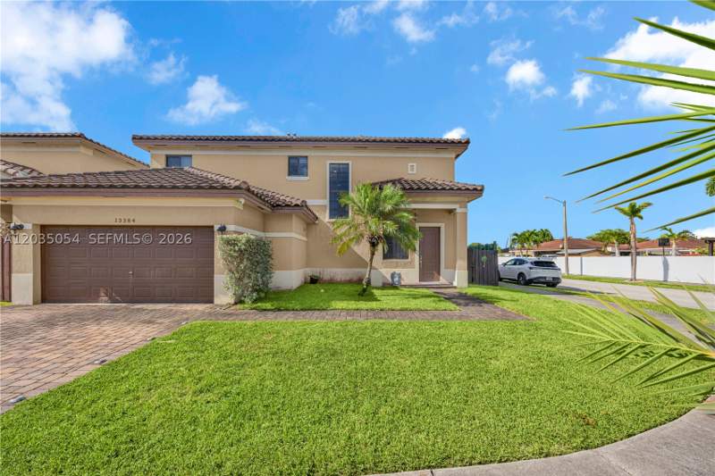5 bedroom SingleFamilyResidence at 13384 SW 268th Ter, Moody Drive Homes, Homestead — photo 2