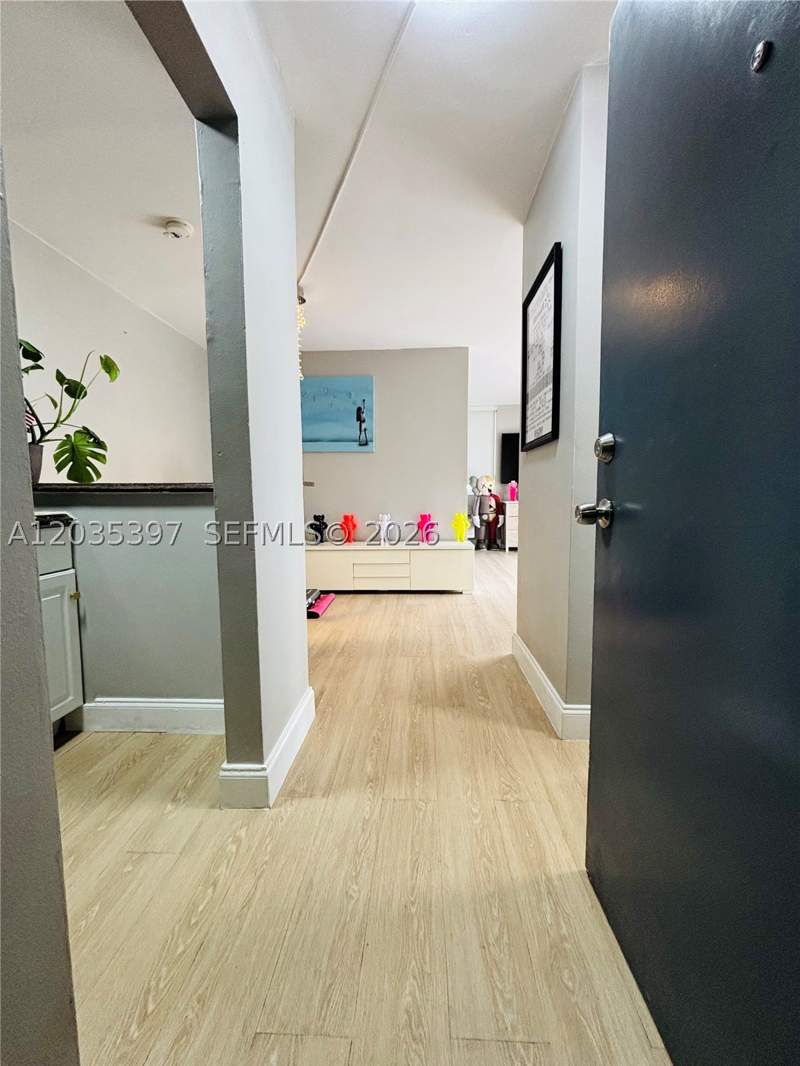 1 bedroom Condominium at 1255 Collins Ave 208, Islander Condo Apts, Miami Beach — photo 3