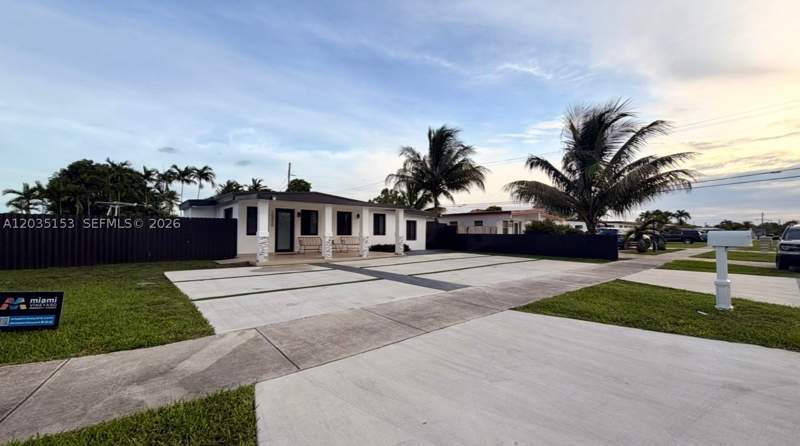 3 bedroom SingleFamilyResidence at 10000 SW 43rd St, Tropical Ests, Miami — photo 2