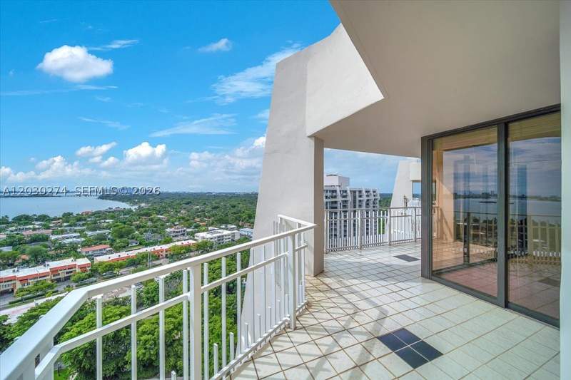 2 bedroom Condominium at 1000 Quayside Ter Ts-10, Towers Of Quayside Condo, Miami — photo 4