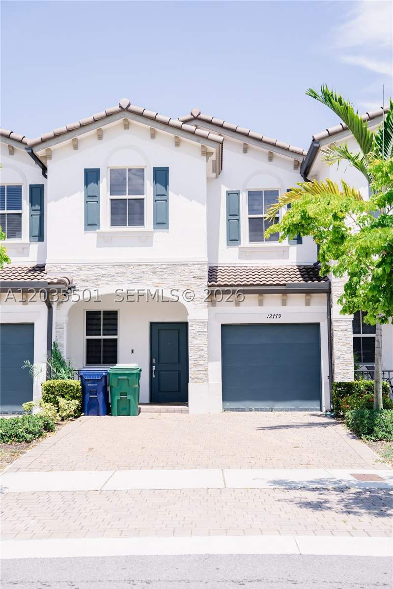 3 bedroom Townhouse at 12779 NW 24th Ave, Golf Park Sec 1, Miami — photo 2